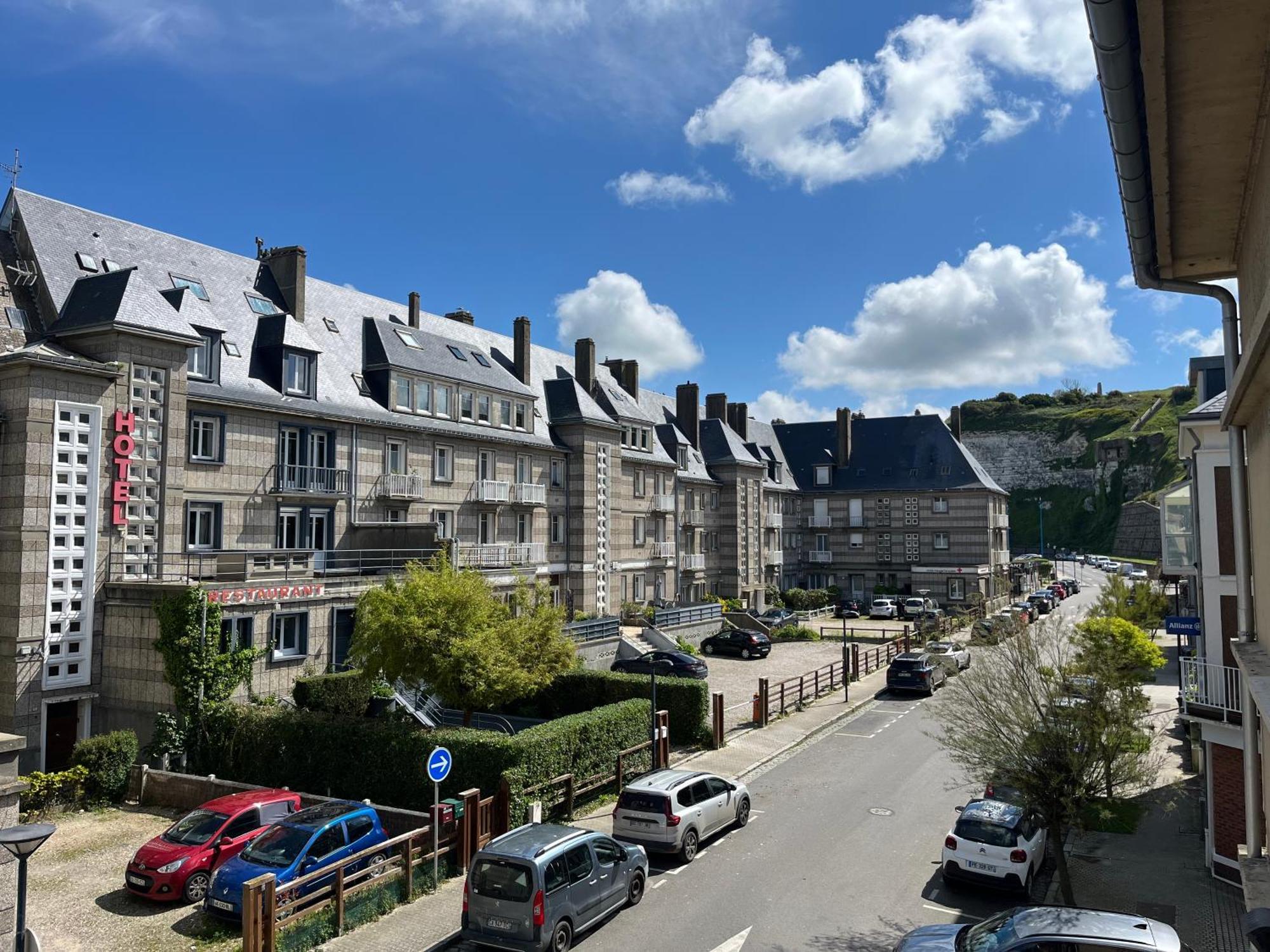 Appartement Meuble En Plein Coeur De St Valery En Caux Сен-Валери-ан-Ко Екстериор снимка
