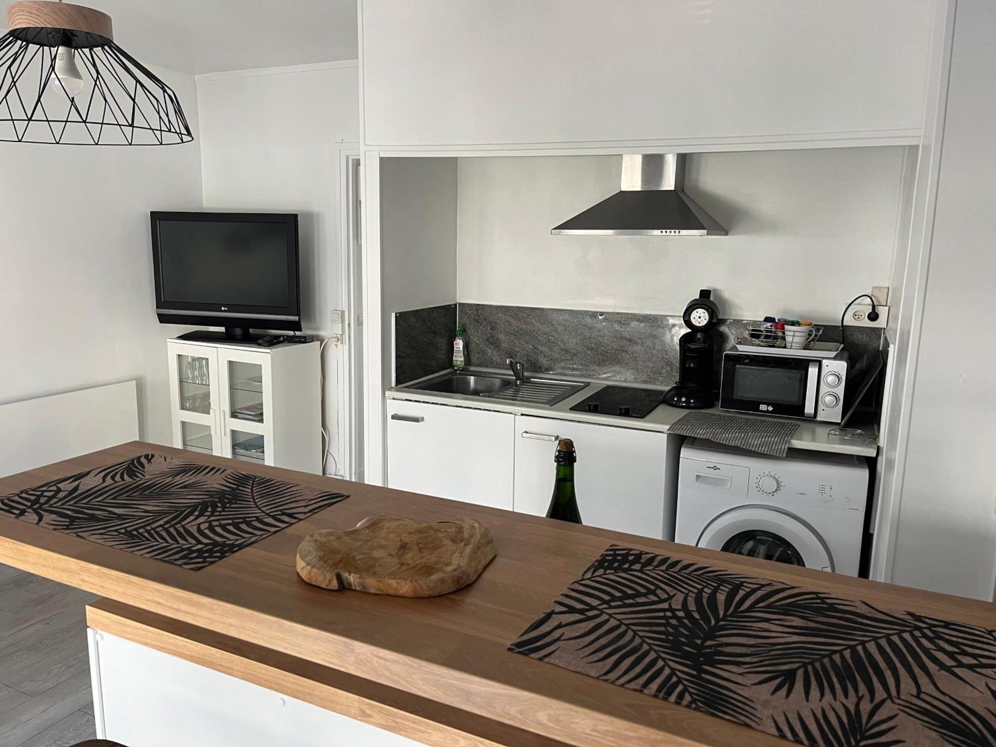 Appartement Meuble En Plein Coeur De St Valery En Caux Сен-Валери-ан-Ко Екстериор снимка